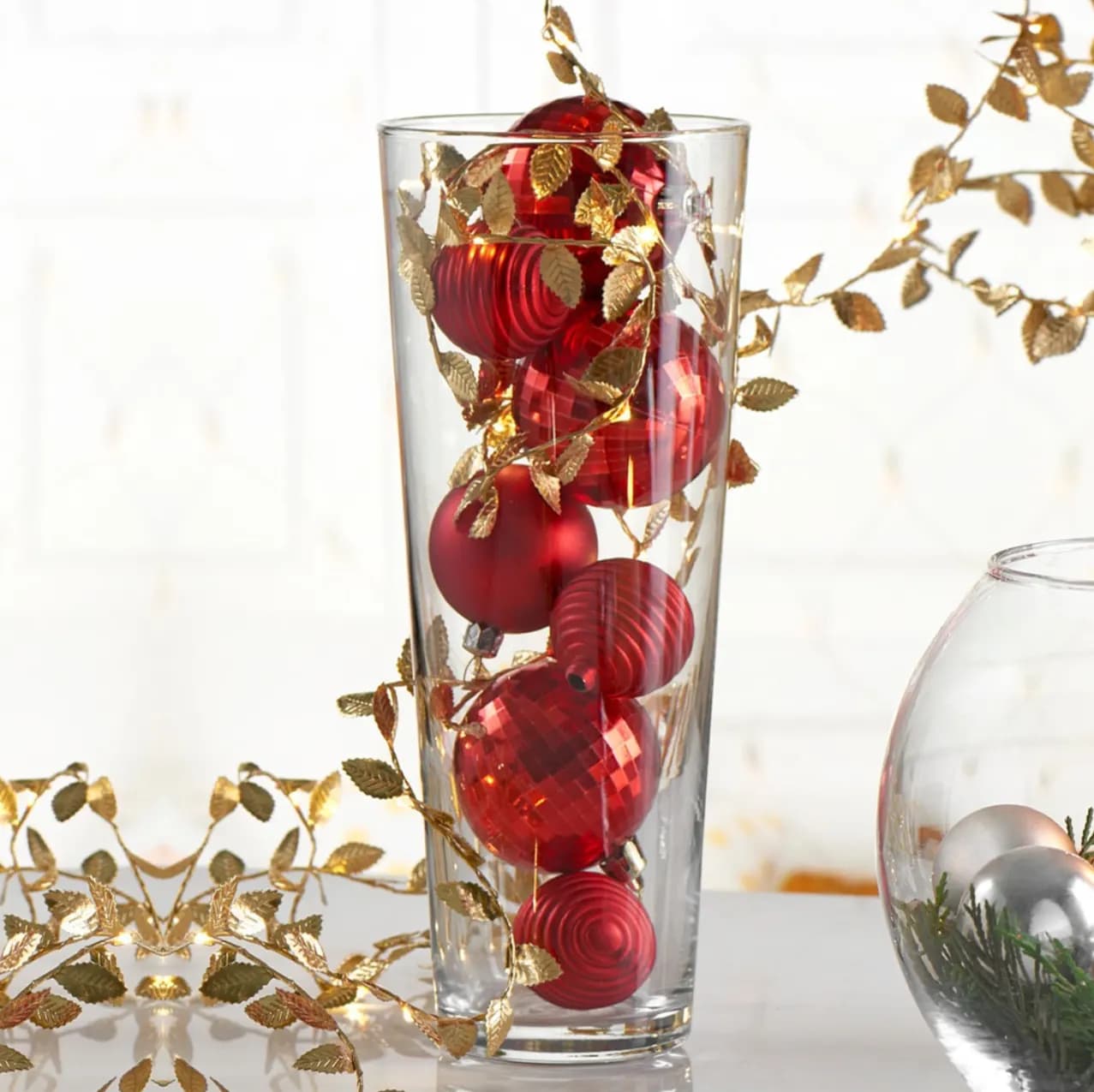 مزهرية زجاجية من ماركة باشابهجة Pasabahce Glass Vase